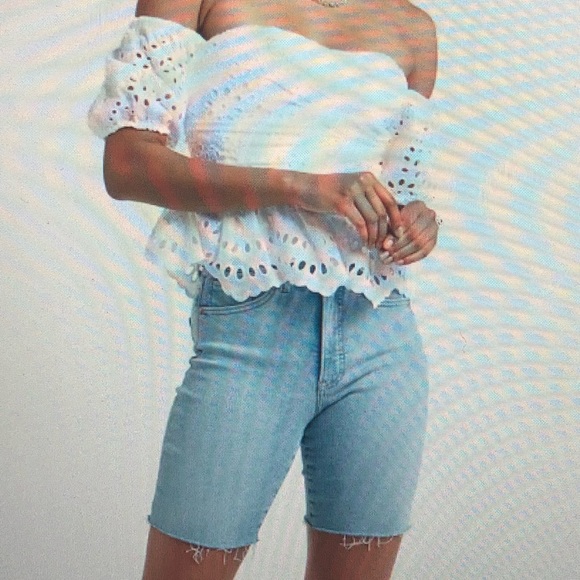 Express NWT off the shoulder eyelet top - Picture 3 of 5